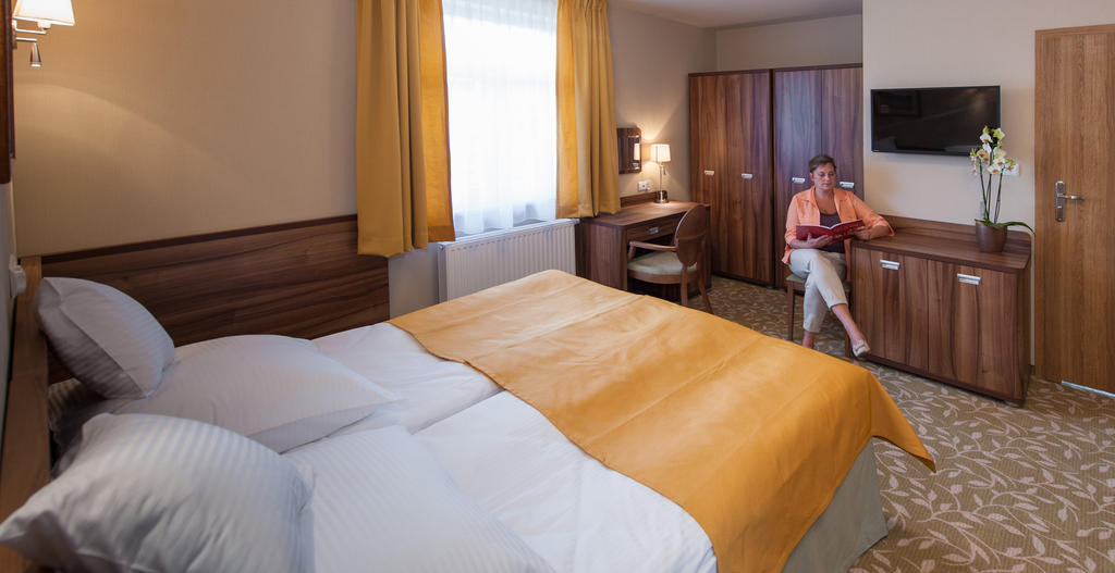 Hotel Zdrojowy Sanus Świeradów-Zdrój Zimmer foto