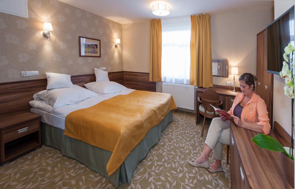 Hotel Zdrojowy Sanus Świeradów-Zdrój Zimmer foto